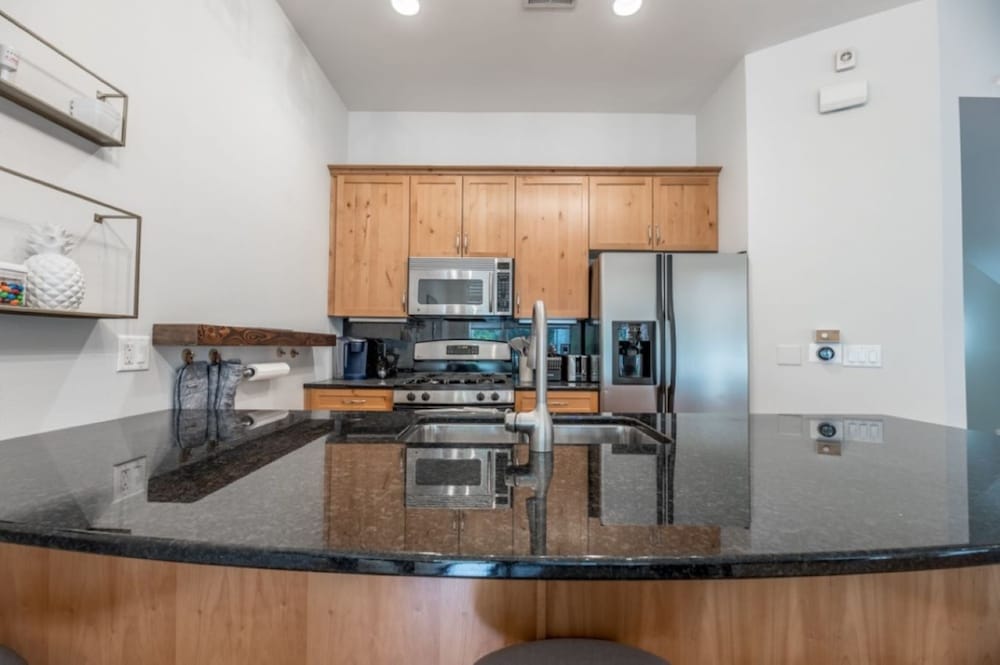 Luxury Condo photo 3