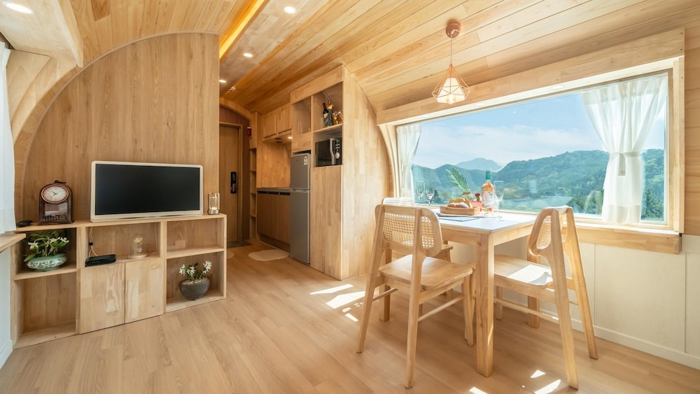 Basic Room, 1 Bedroom (Western Mountain A(Poolvilla/Pet)) photo 1