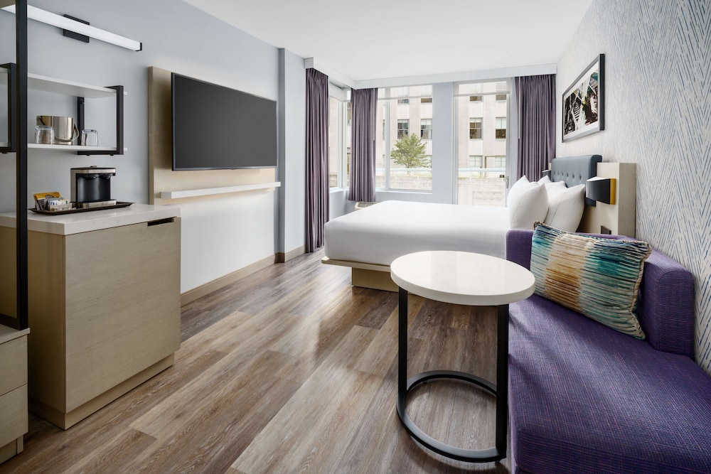 Room, 1 Queen Bed, Balcony