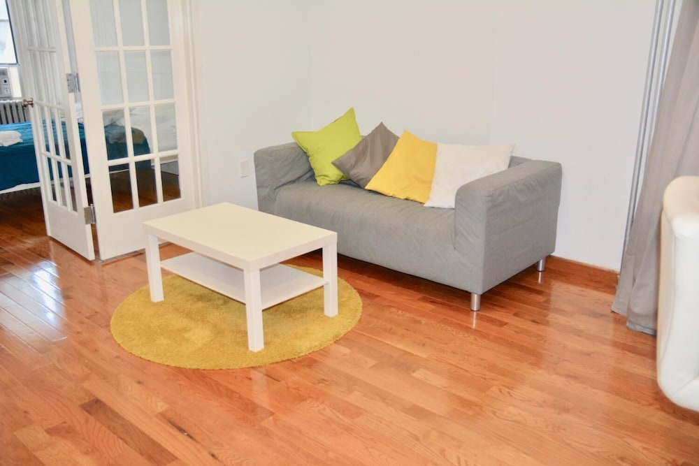 Deluxe 3 Bedroom Apartment (6 Guest) photo 3