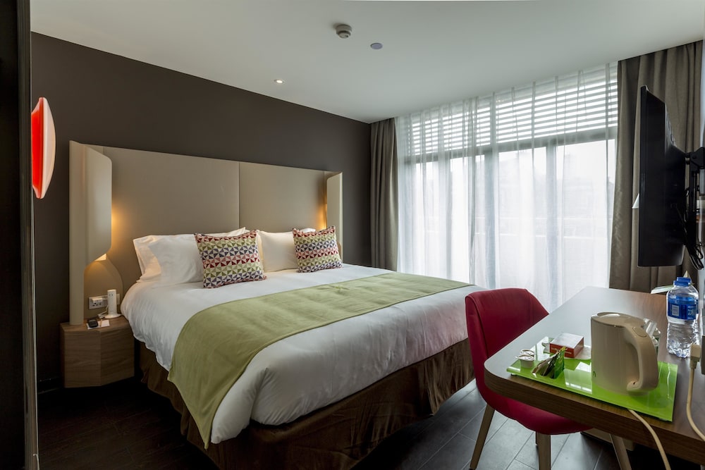 Standard Room, 1 Queen Bed photo 1