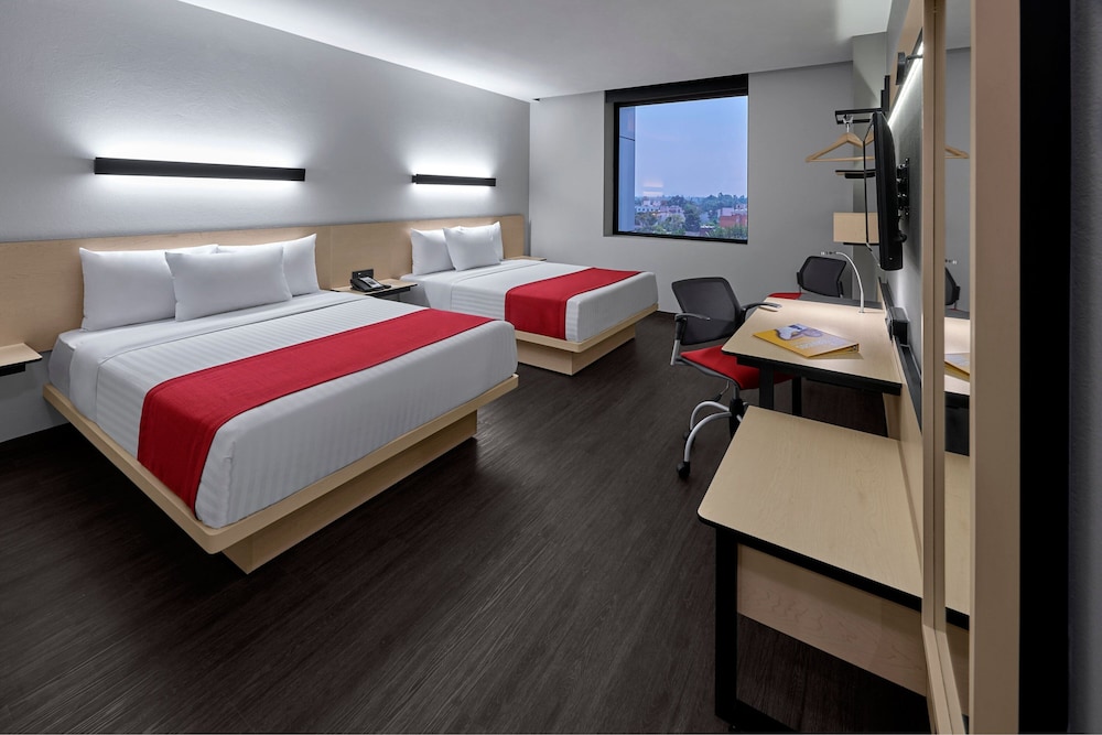 Room, 2 Queen Beds - Photo 1