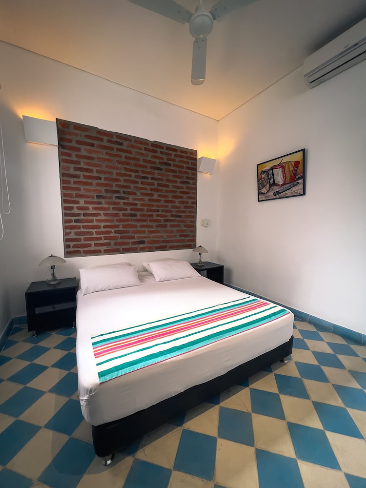 Economy Room, 1 Queen Bed, Non Smoking photo 1