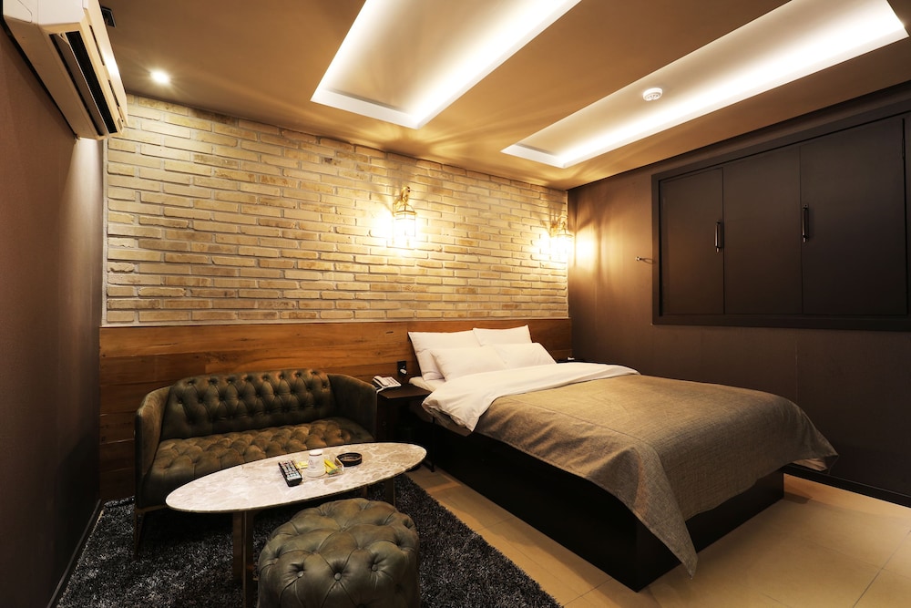 Standard Double Room - Photo 6
