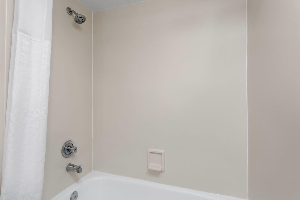 Deluxe Room, 2 Double Beds, Non Smoking, Pool View photo 2