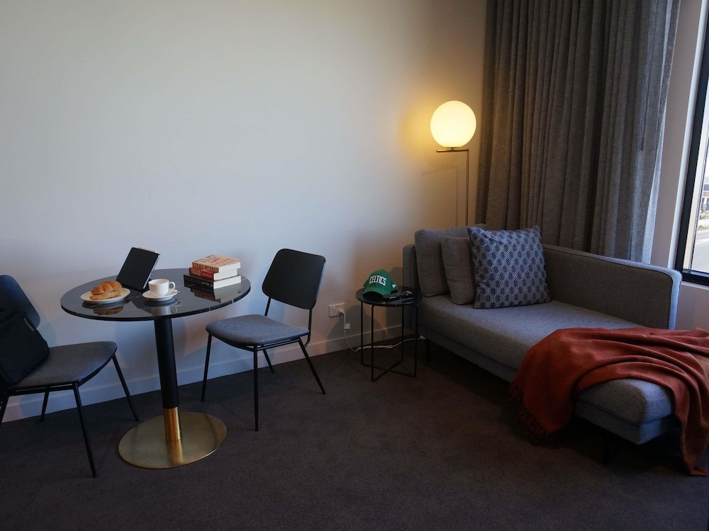 Family Room, Multiple Beds thumbnail 6