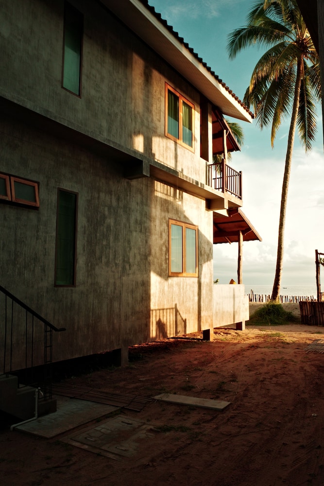 Basic Twin Room, Partial Sea View