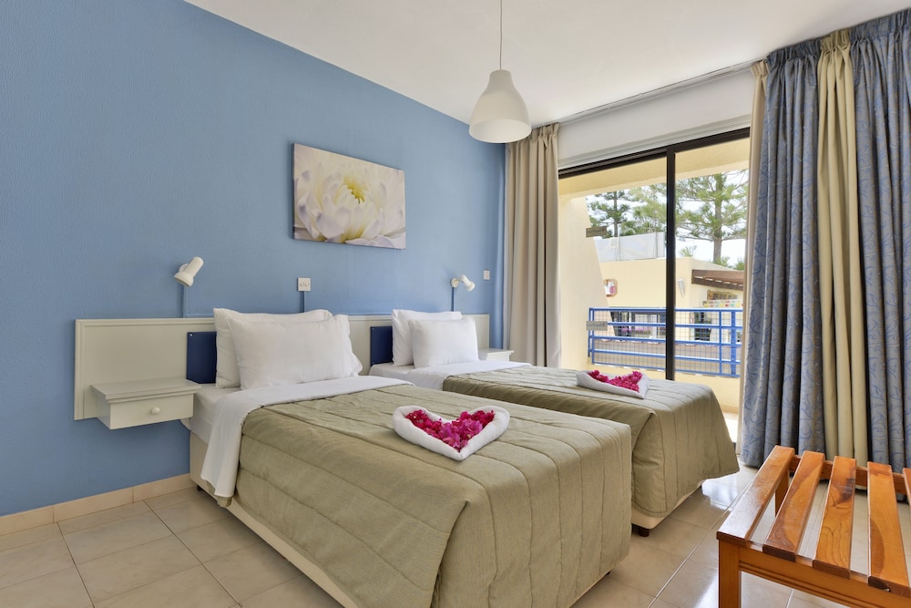 Family Apartment, 1 Bedroom, Garden View - Photo 1