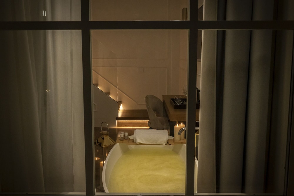 Luxury Suite photo 1