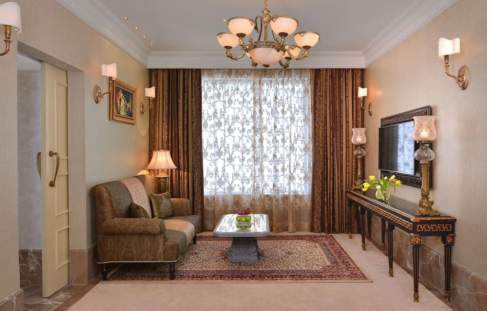 Privé Suite - 2 Bay Suite