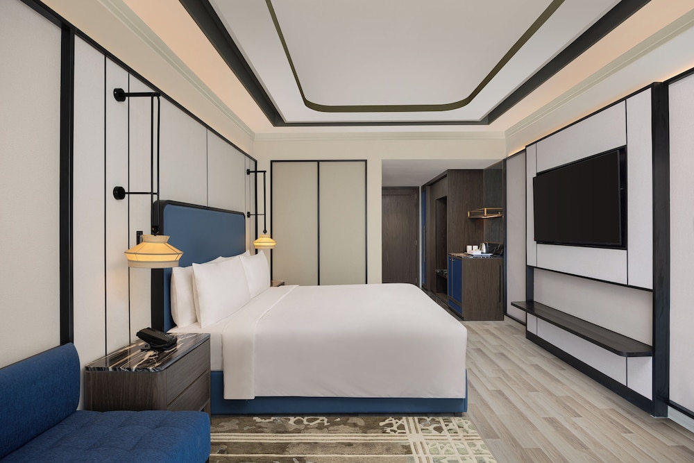 Deluxe Suite, 1 King Bed