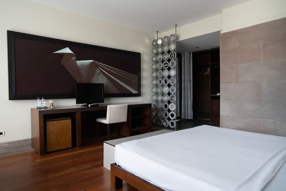 Deluxe Room, Garden View - Photo 1