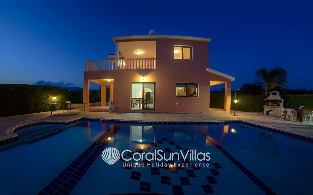 Villa, 4 Bedrooms, Smoking, Private Pool photo 3