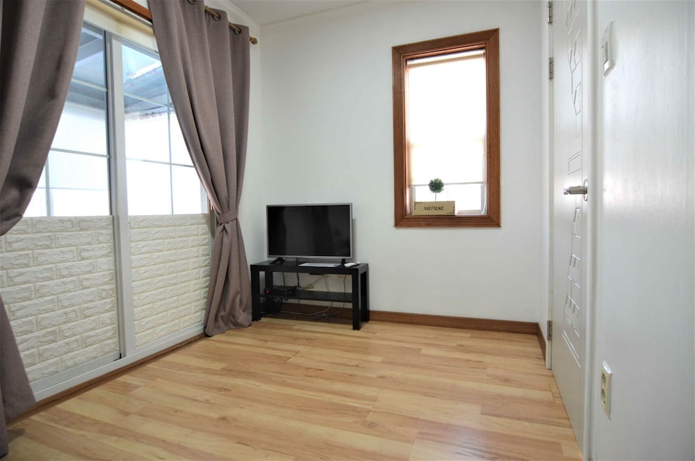 Winter Room photo 1