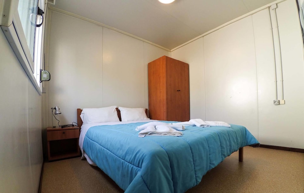Mobile Home - Photo 3