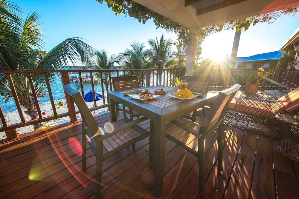 Luxury Villa, 2 Bedrooms, Oceanfront
