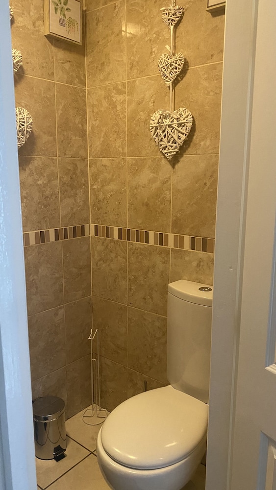 Luxury Studio, Ensuite photo 3