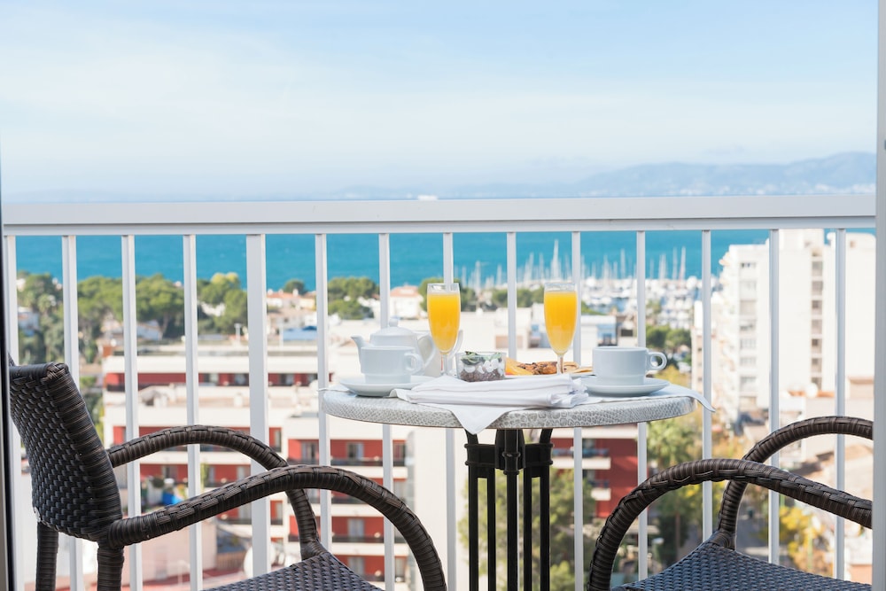 Double Room, Balcony, Sea View photo 2