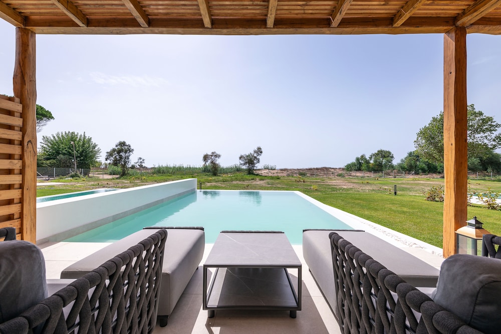 Grand Suite, Hot Tub, Sea View photo 3