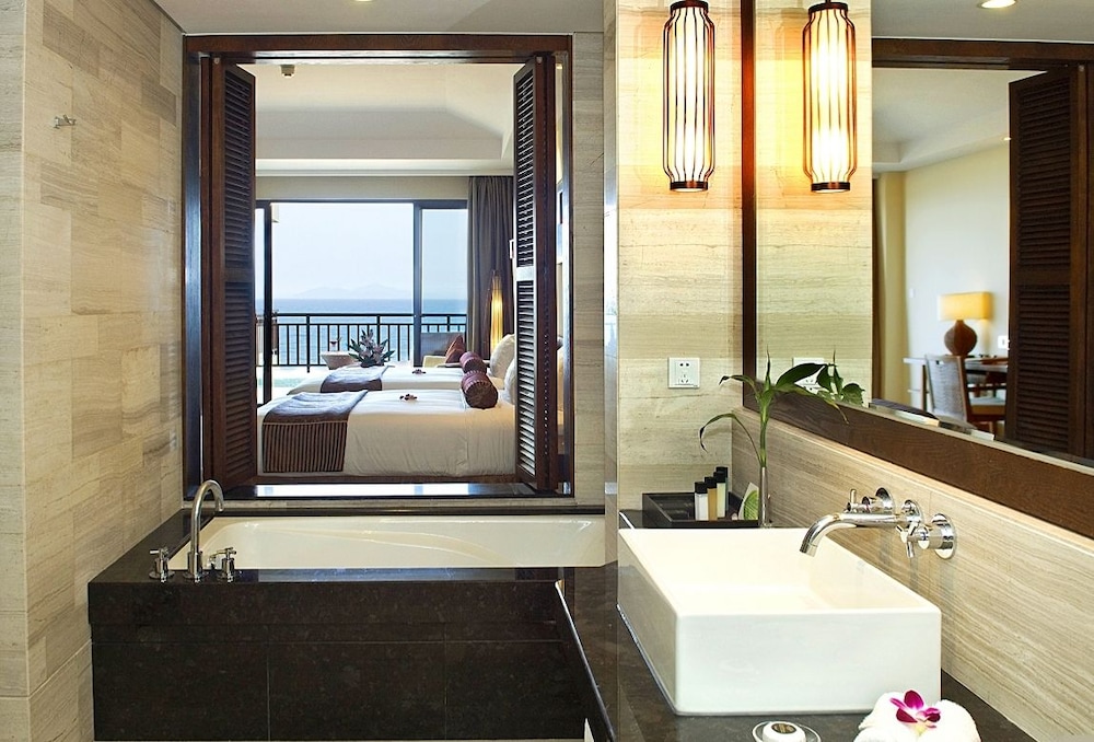 Premium Room, 1 King Bed, Ocean View