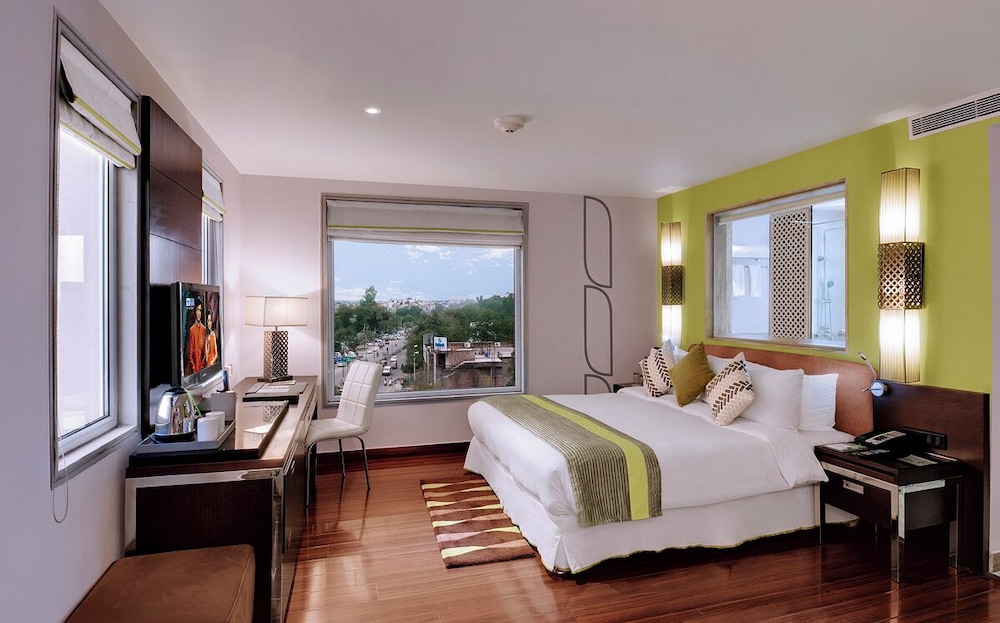 Executive Room - Photo 1