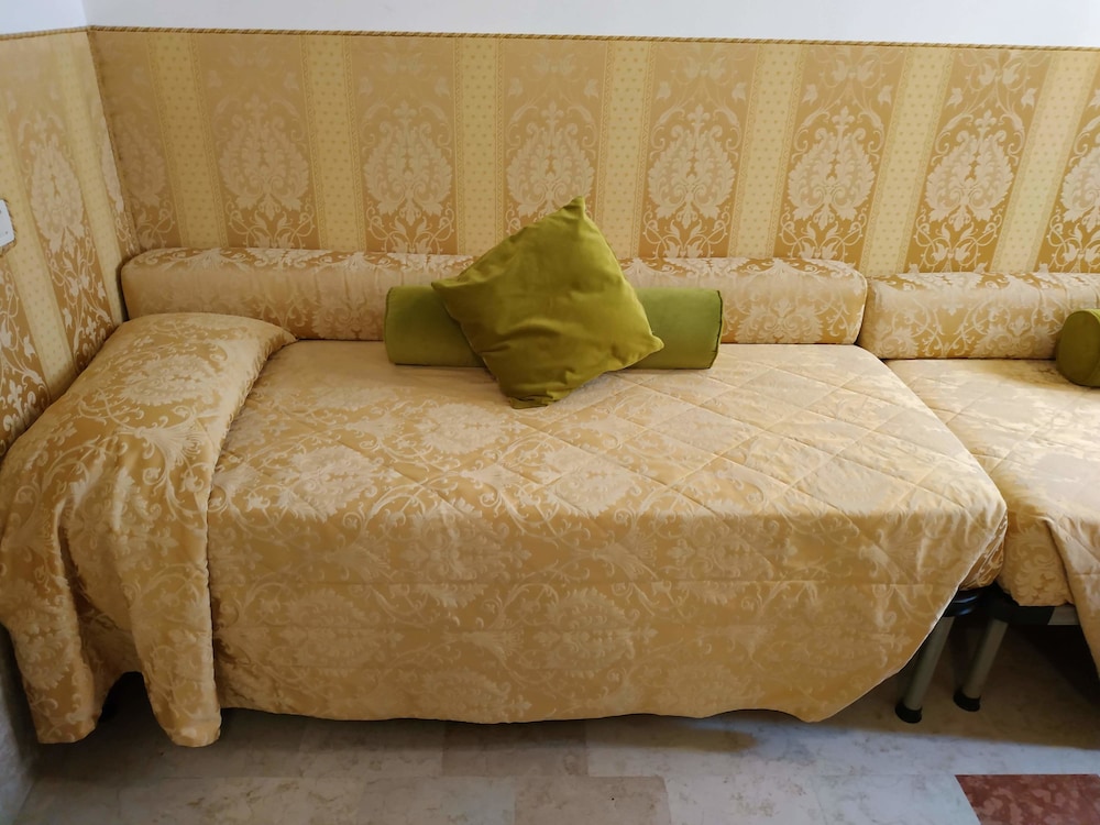 Basic Suite photo 2