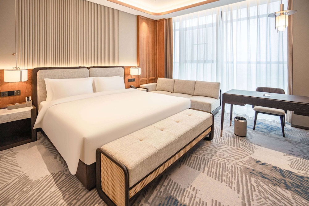 Executive Room, 1 King Bed with Sofa bed, Non Smoking