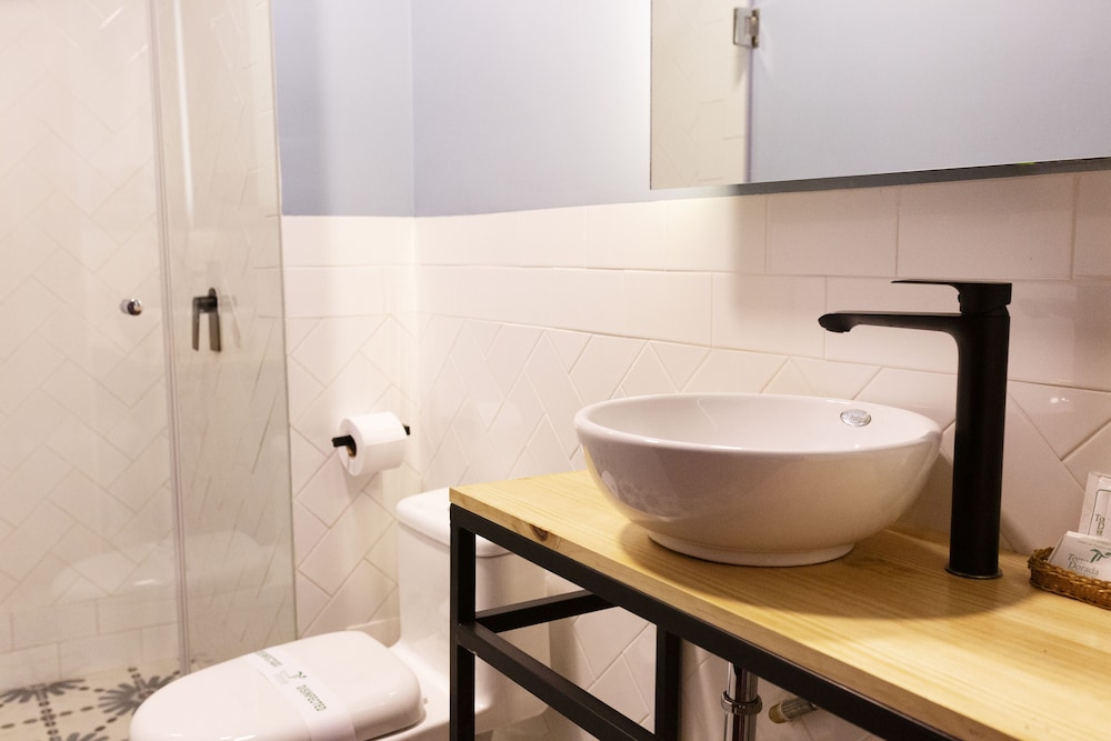 Double Room - Photo 25