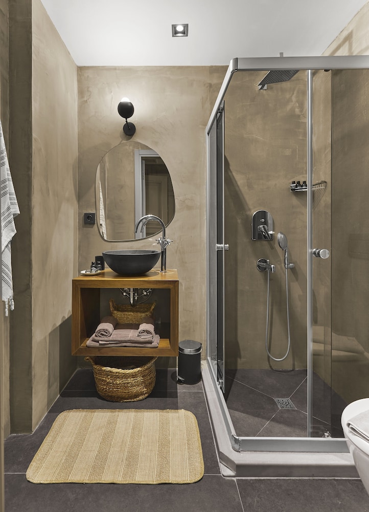 TWIN ROOM/DOUBLE ROOM photo 2