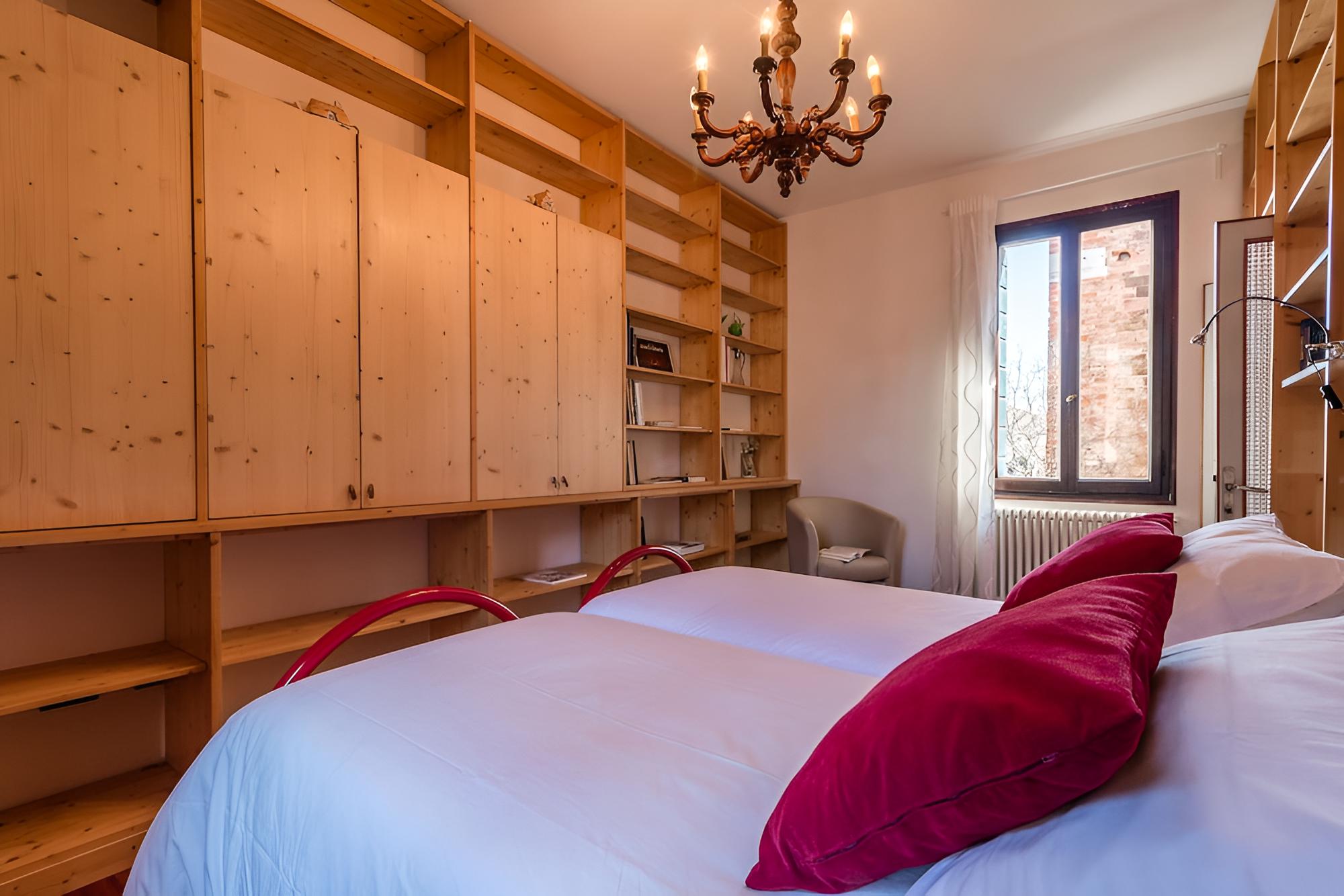 Apartment, 2 Bedrooms, City View photo 2