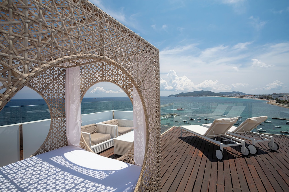 Grand Suite, Jetted Tub, Sea View - Photo 8