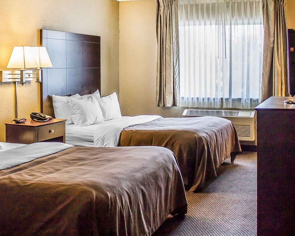 Standard Room, 2 Queen Beds, Accessible, Non Smoking - Photo 2