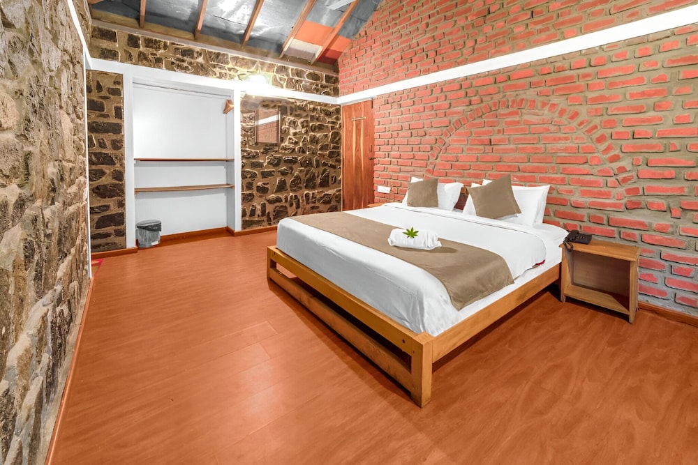 One Bedroom Garden View Suite with Balcony photo 2