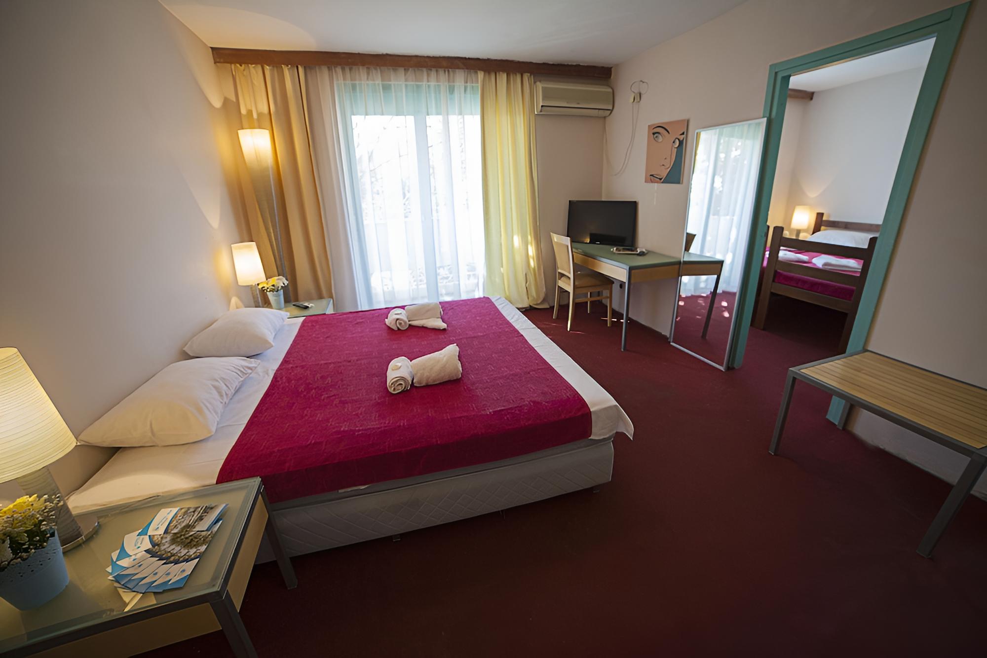 Family Apartment, 2 Bedrooms, Garden View