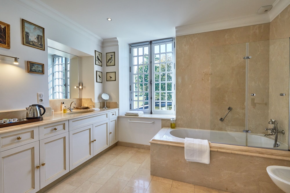 Deluxe Loft, Private Bathroom, Lake View photo 3