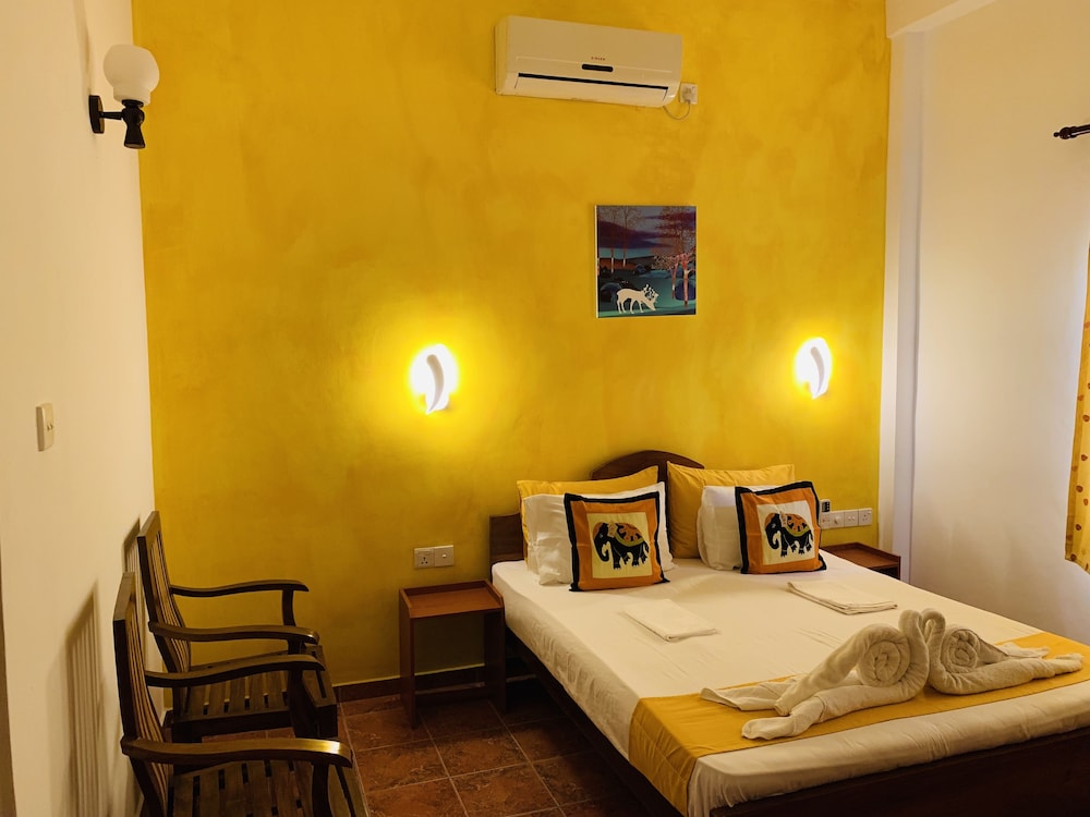 Standard Room (Non AC) photo 1