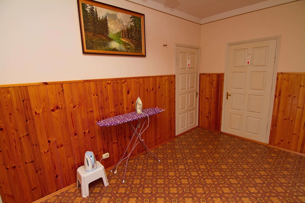 Economy Double or Twin Room photo 3