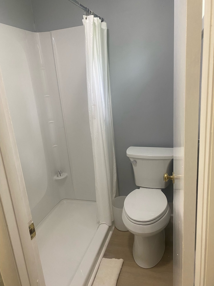 Room 14: Oceanview w/2 Doubles - Photo 5