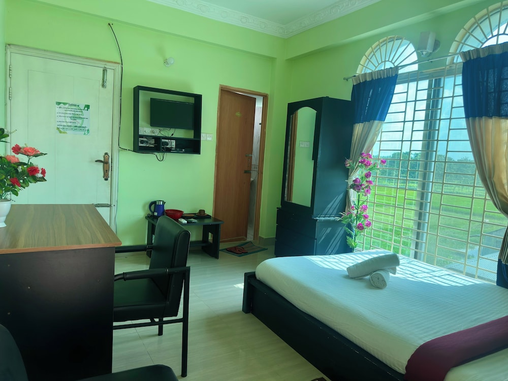 Executive Double Room, 1 Queen Bed, Garden View photo 2