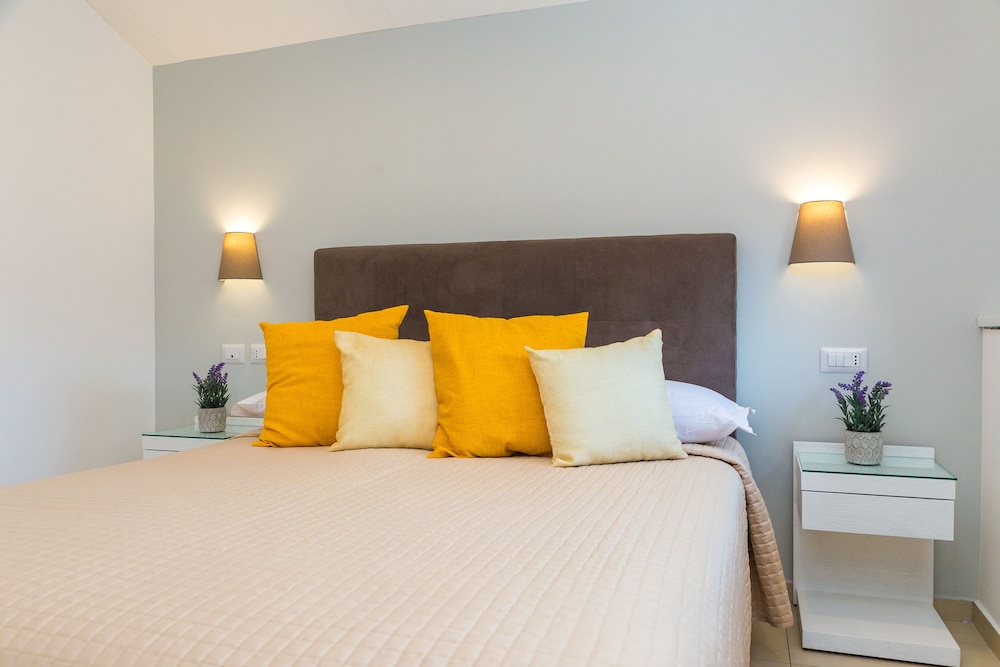 Economy Double or Twin Room, Non Smoking, City View photo 3