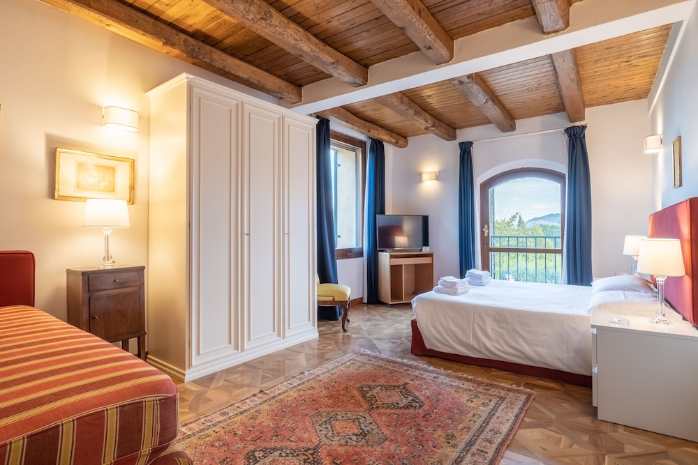 Deluxe Suite, 1 Bedroom, Non Smoking, Garden View photo 1