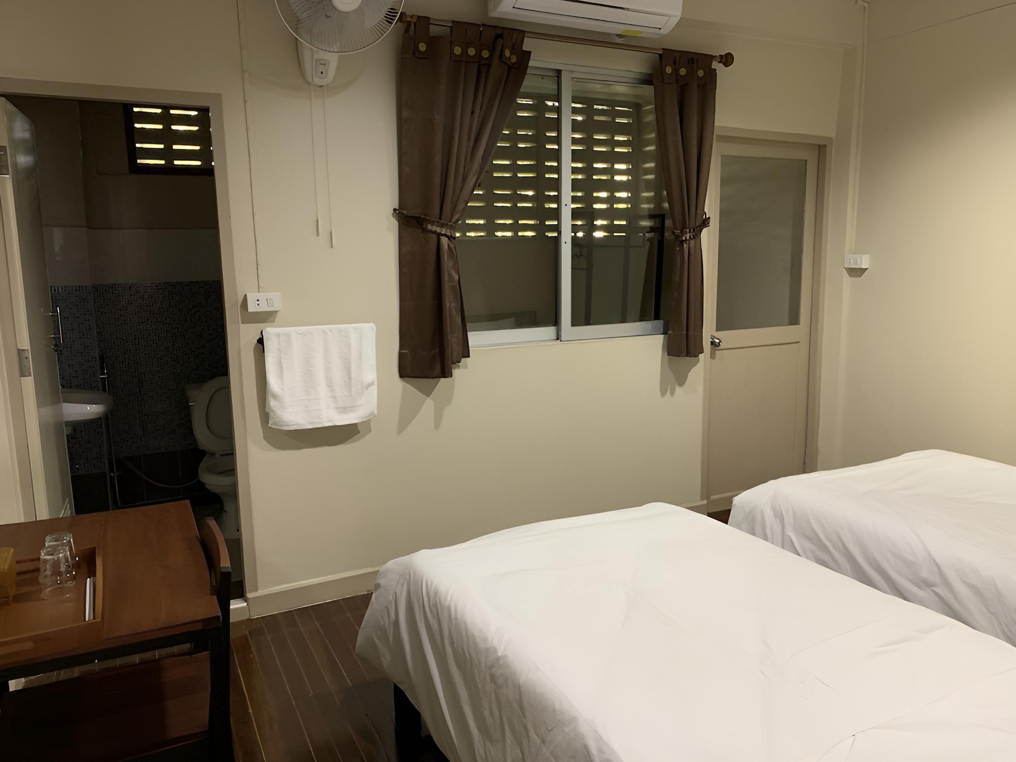 Standard Twin Room, 2 Twin Beds photo 3