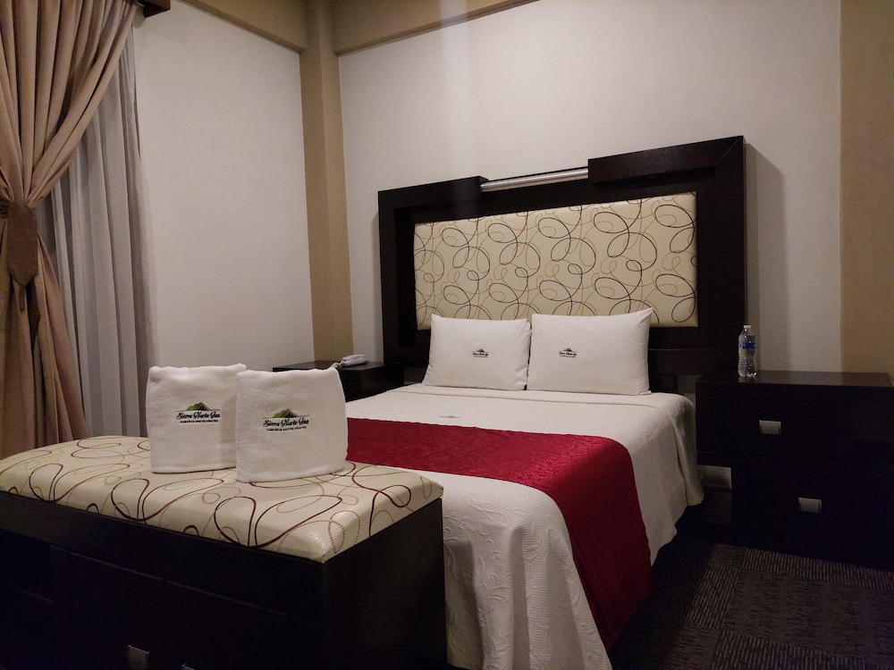 Double Room, 1 Queen Bed, City View photo 3