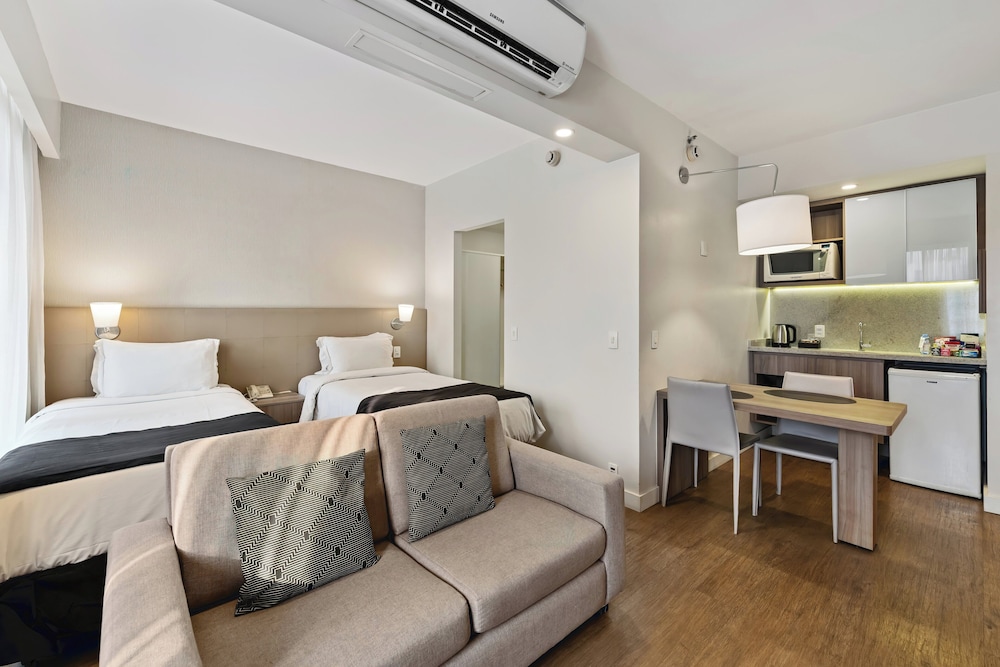 Studio Suite, 2 Twin Beds, Kitchen - Photo 1