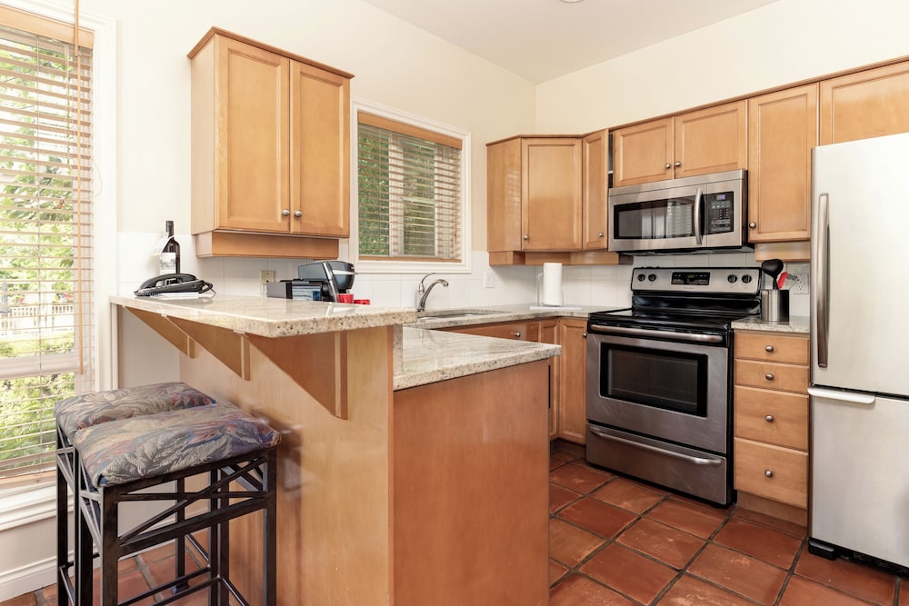 Three Bedroom Townhome, Beach Front photo 2