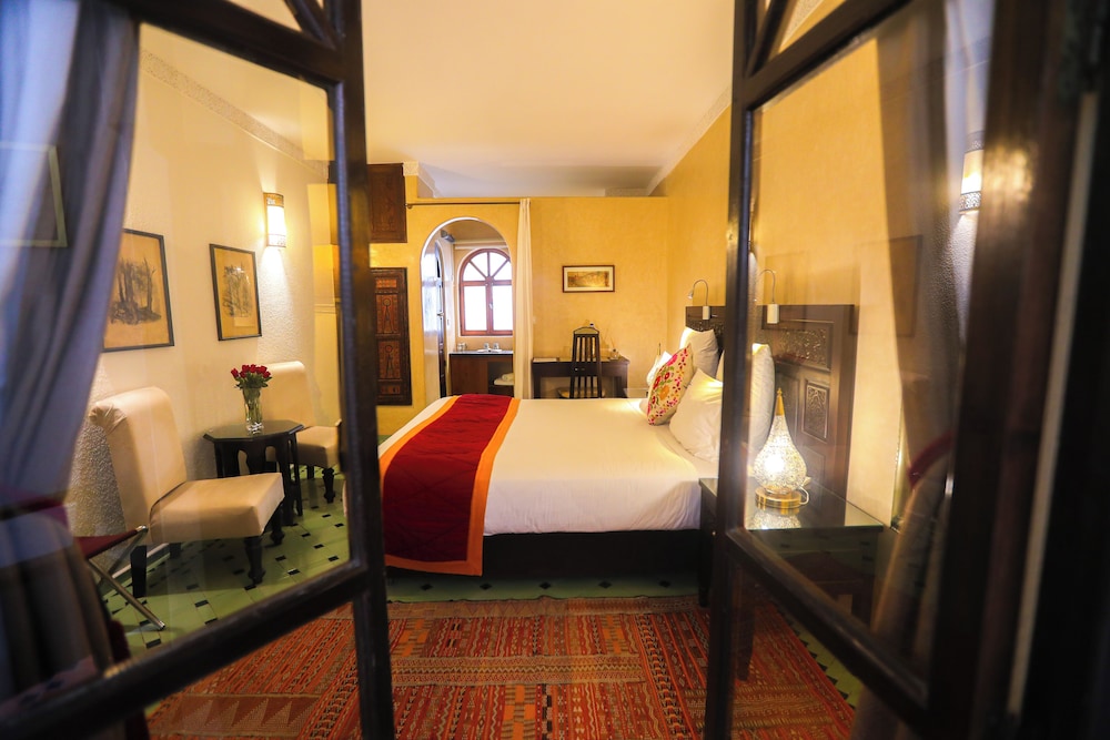 Superior Double or Twin Room - Photo 15