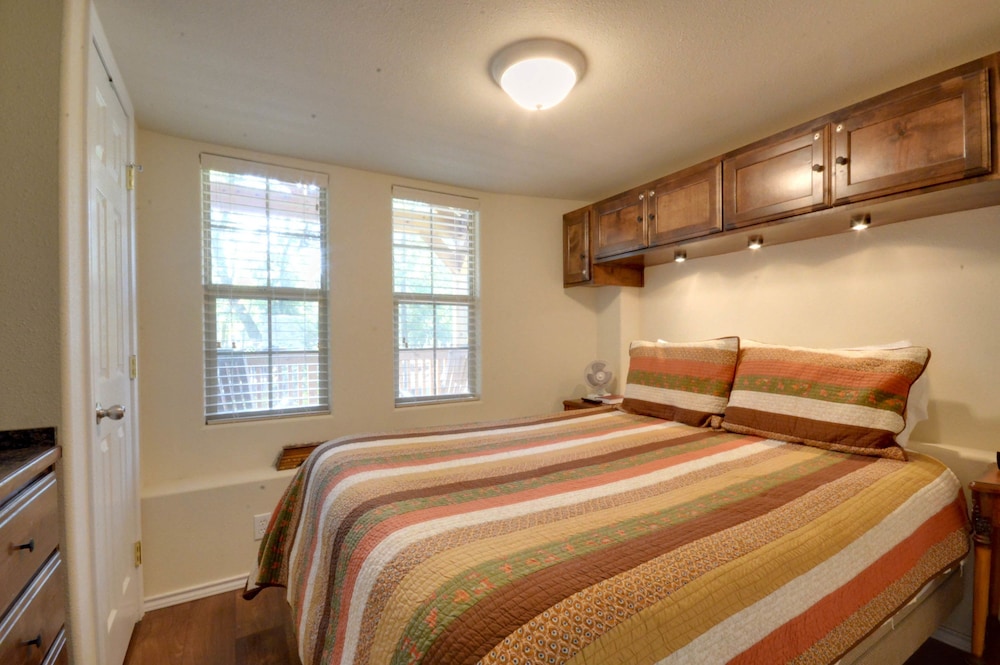 Premium Cottage, Kitchen (Patio and Outdoor Fireplace) photo 1