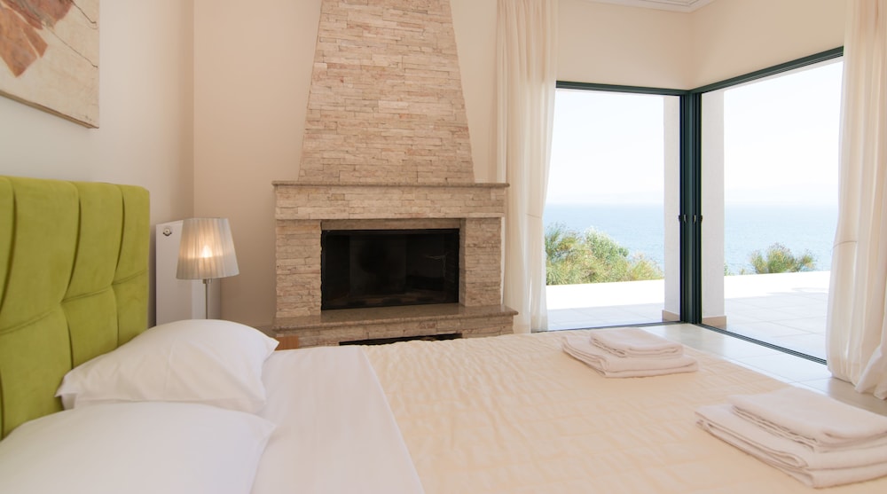Luxury Bungalow, 2 Bedrooms, Fireplace (Starfish) photo 3