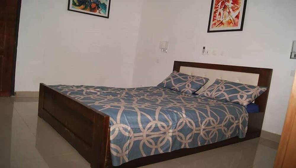 Economy Single Room, Pool View (Aboisso)