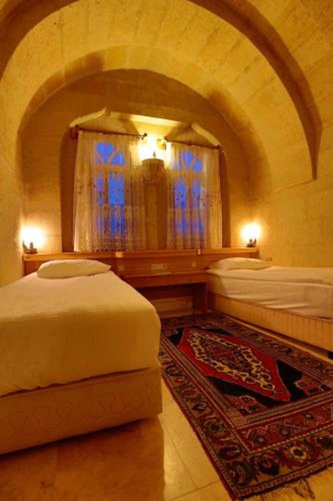 Economy Twin Room photo 1